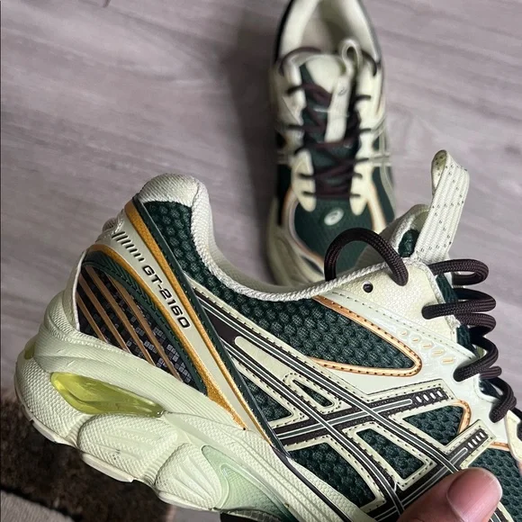 ASICS GT 2160' Dark Green and Cream Sneakers - Picture 8 of 13